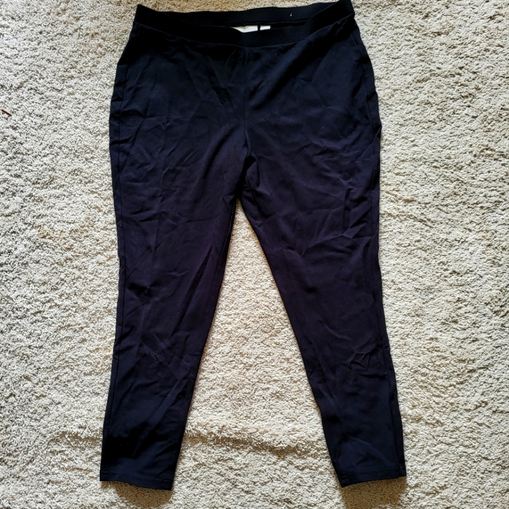 Chicos Black size 3 leggings